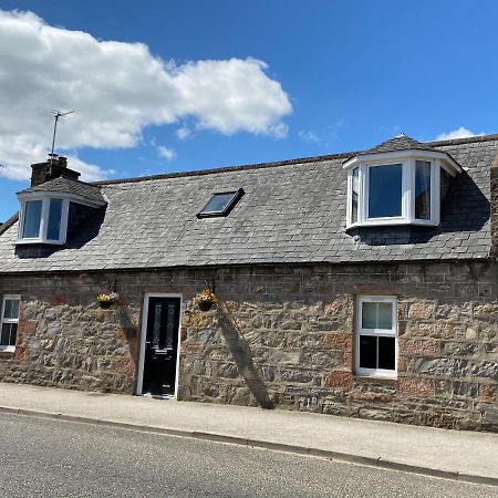 Islas Cottage, A Home In The Heart Of Speyside Dufftown Exteriör bild